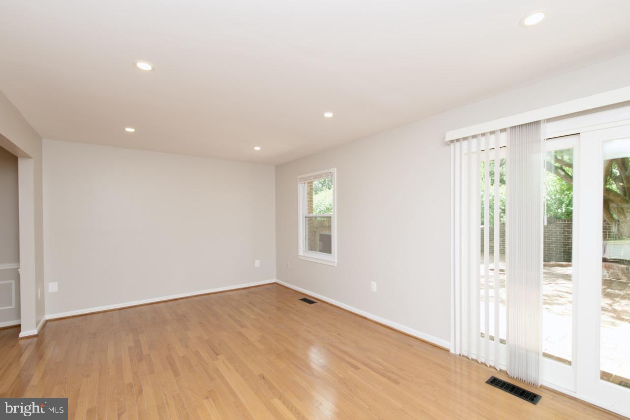 PINECREST HEIGHTS - Residential