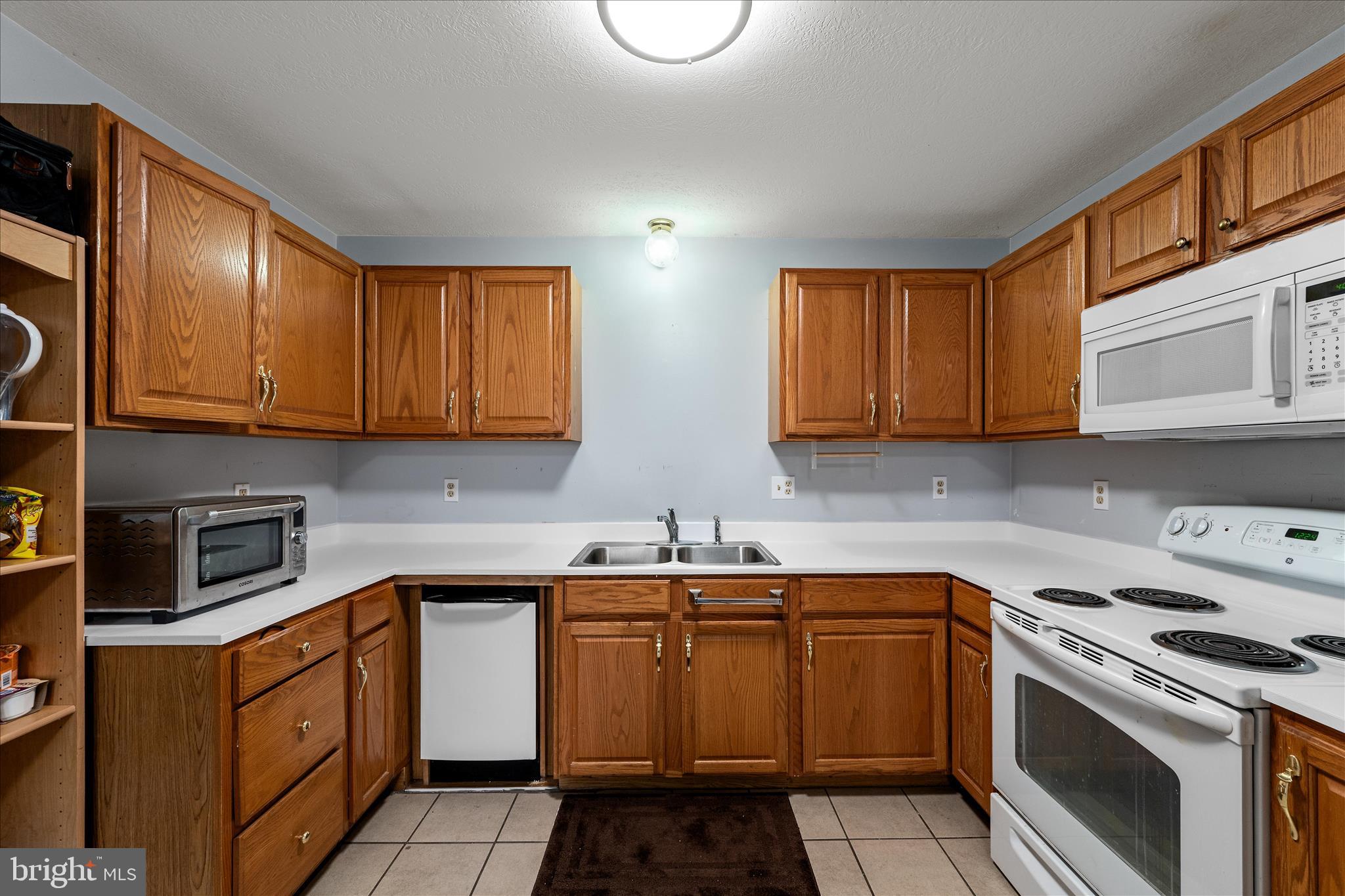 PATRICK HENRY ESTATES - Residential