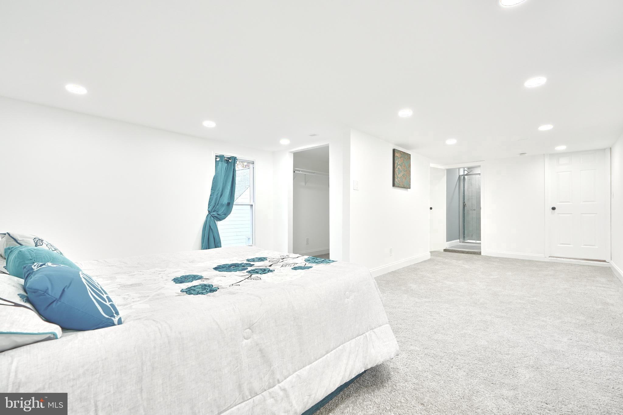 MARLYN MANOR - Residential