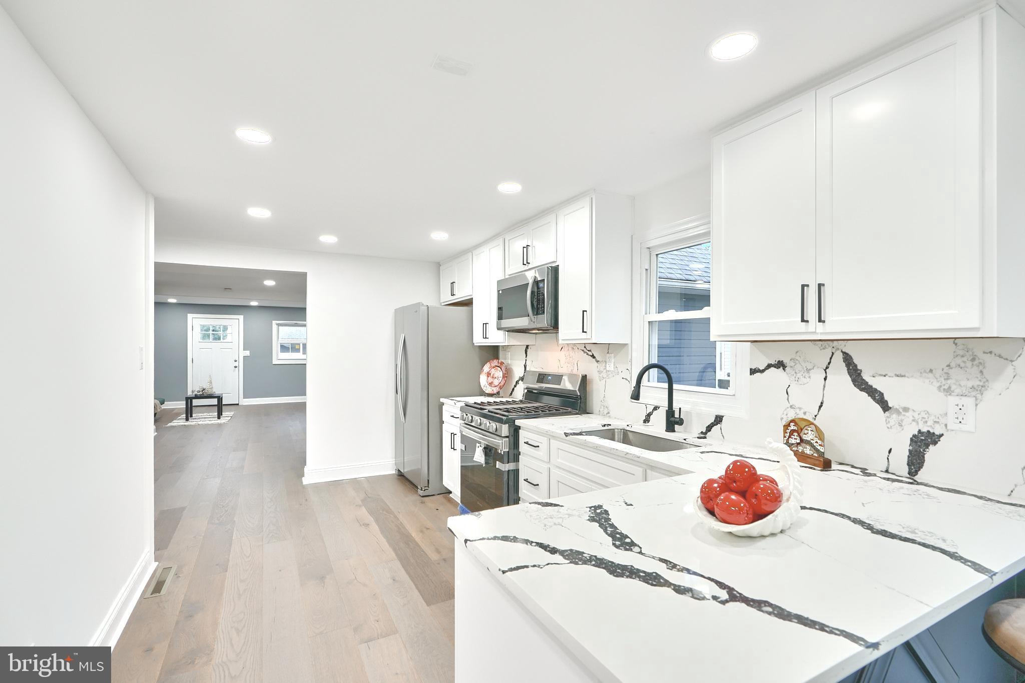 MARLYN MANOR - Residential