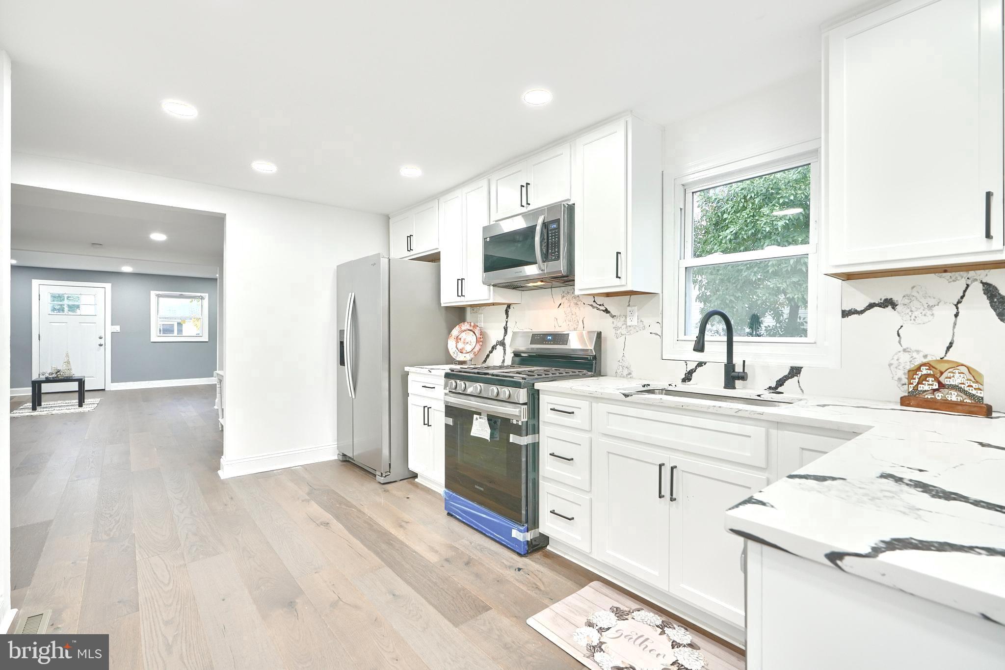 MARLYN MANOR - Residential