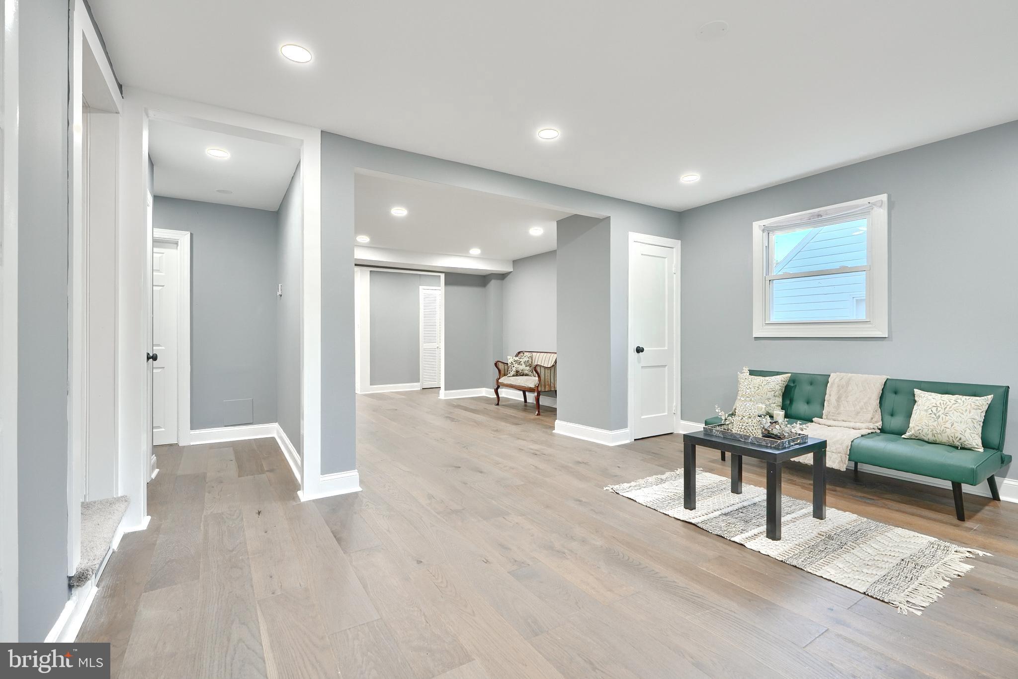 MARLYN MANOR - Residential