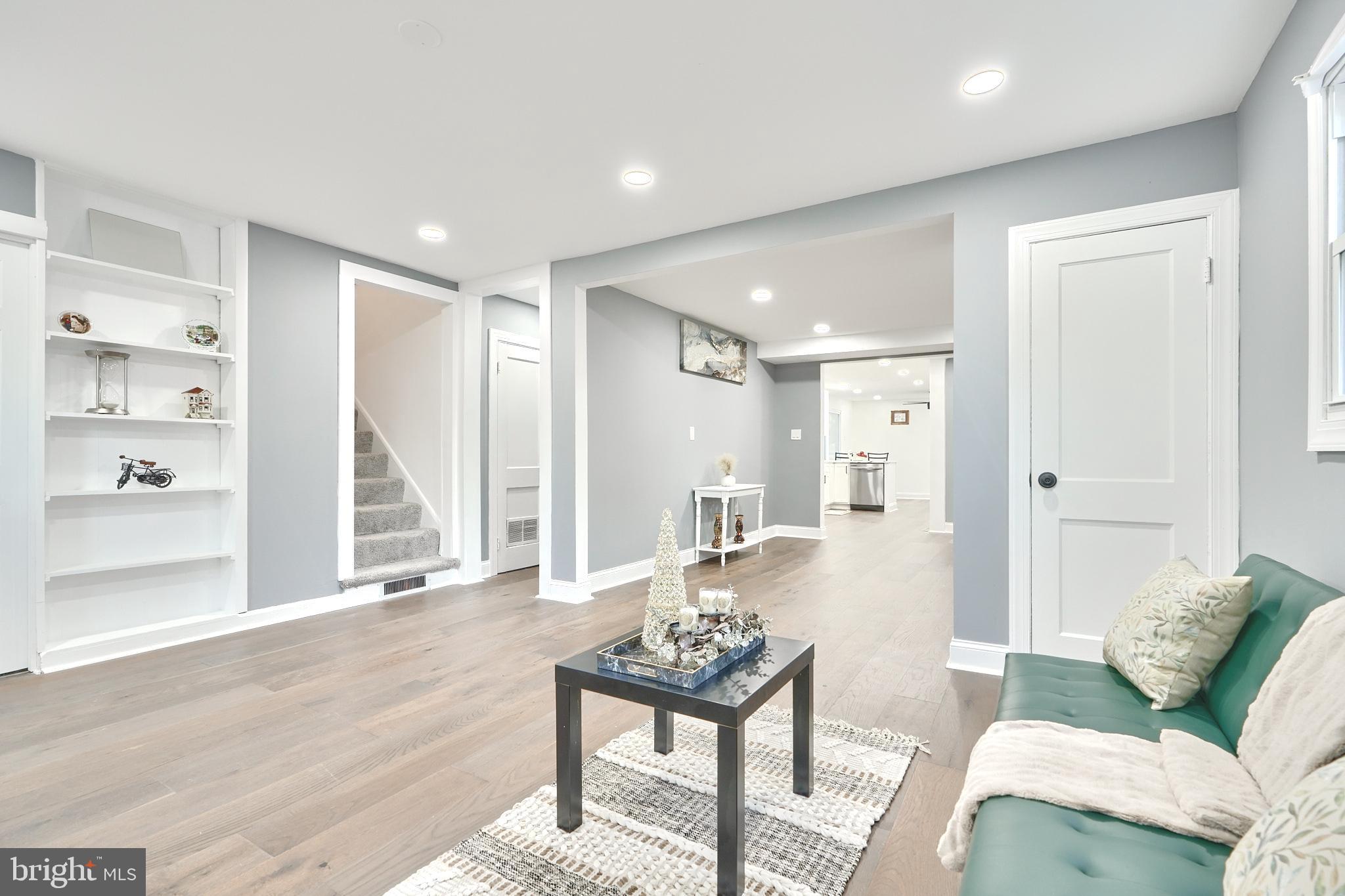 MARLYN MANOR - Residential