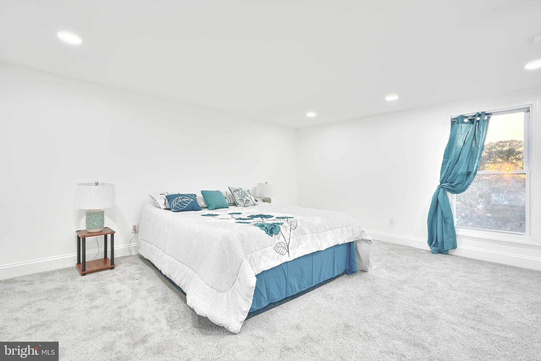 MARLYN MANOR - Residential