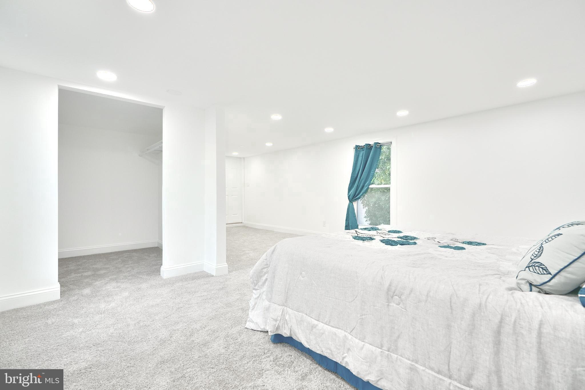 MARLYN MANOR - Residential