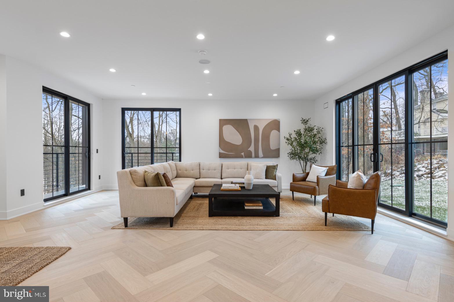 RUNNYMEADE FARMS - Residential