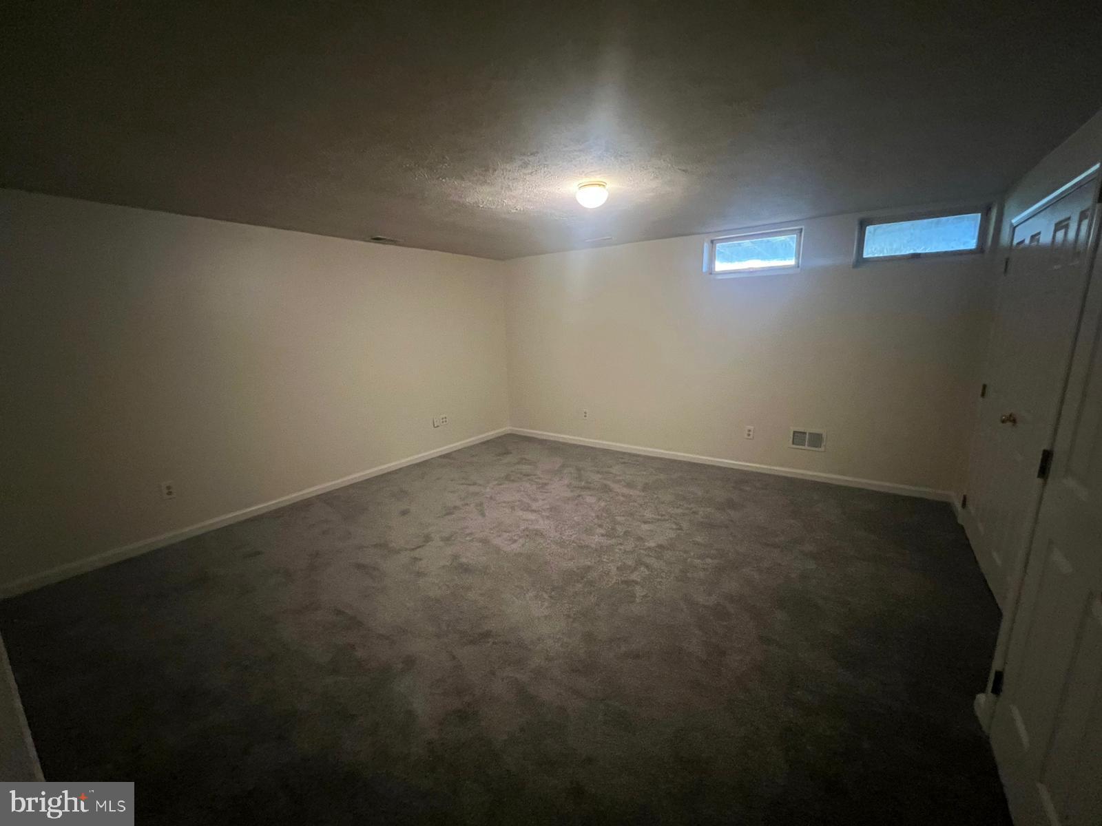 PARKVIEW TRAIL - Residential Lease