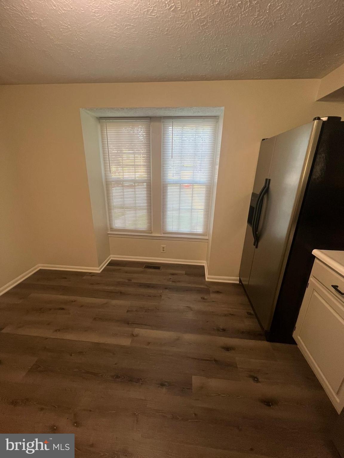 PARKVIEW TRAIL - Residential Lease