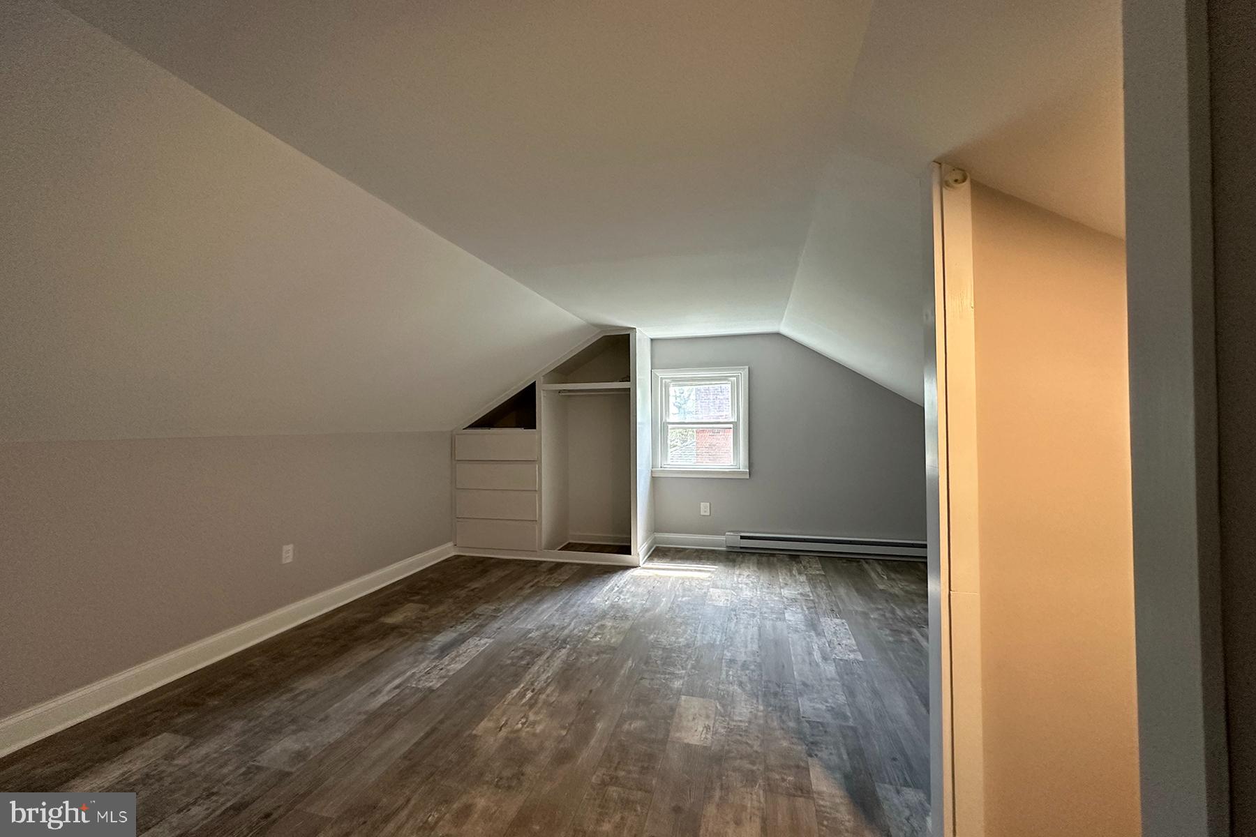 EASTON - Residential Lease