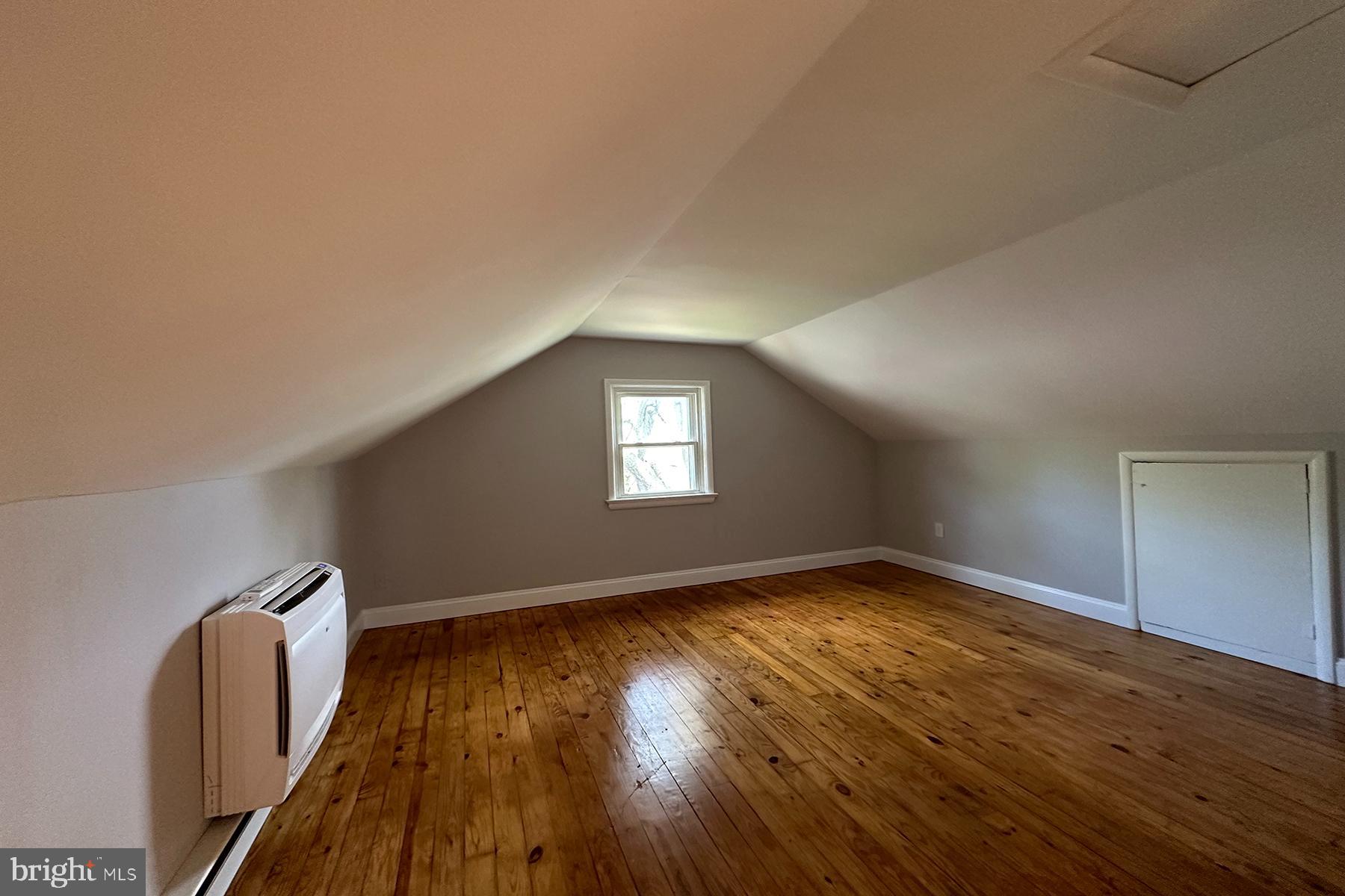 EASTON - Residential Lease