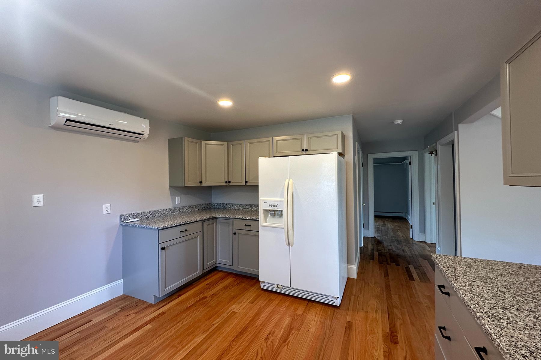 EASTON - Residential Lease