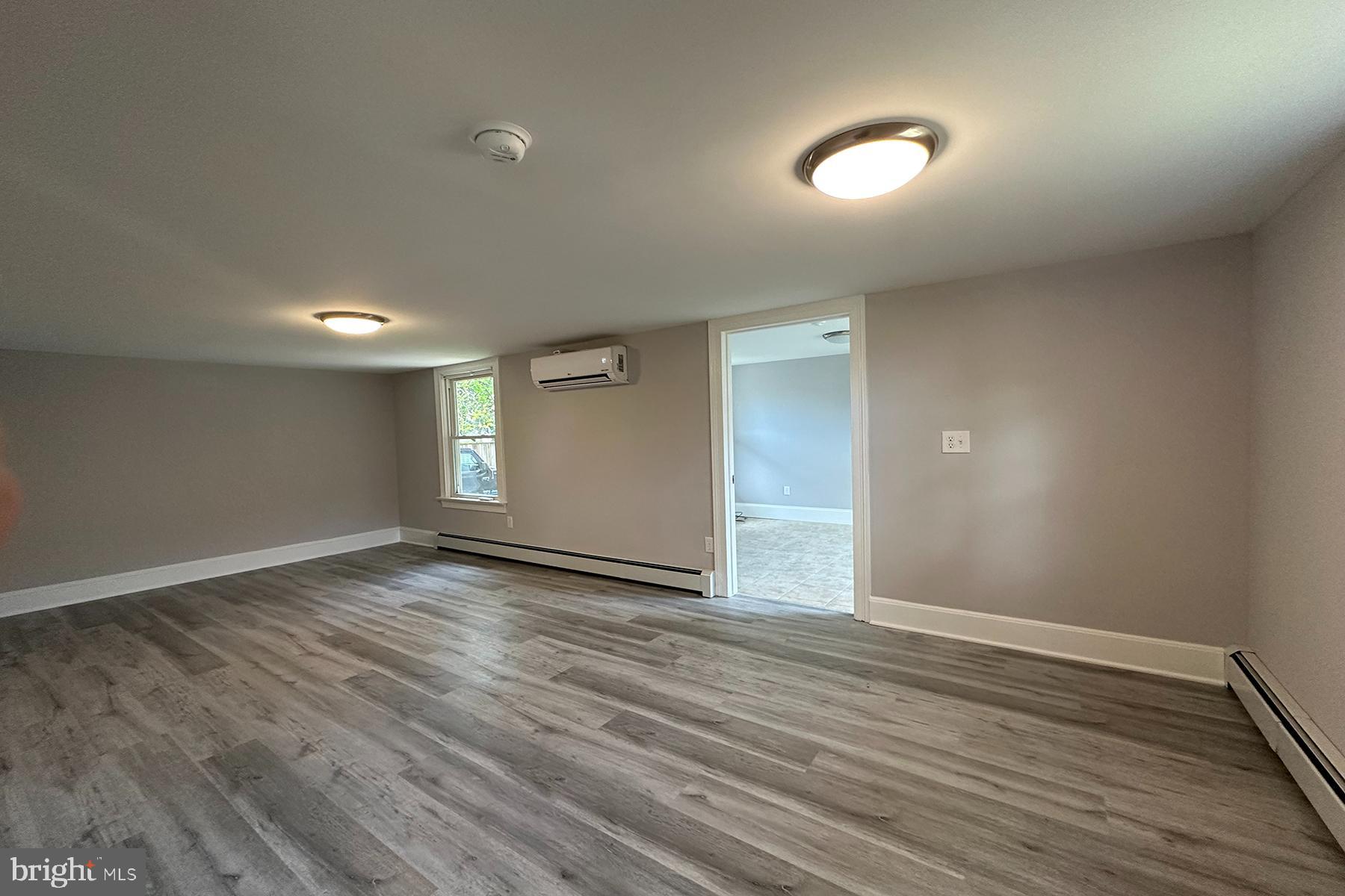 EASTON - Residential Lease