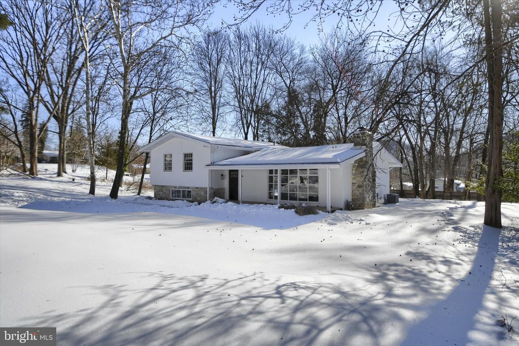 Photo of 958 Longview Road, KING OF PRUSSIA, PA 19406 (MLS # PAMC2166470)