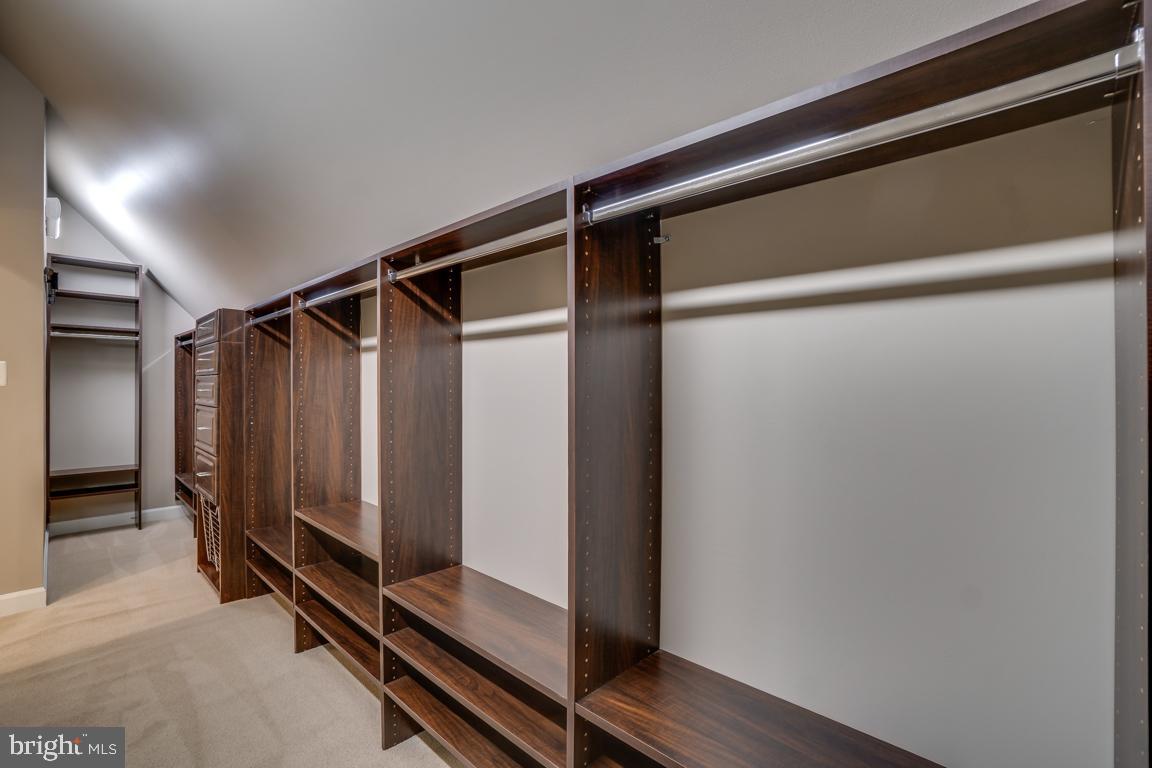 GREENHILLS FARM - Residential