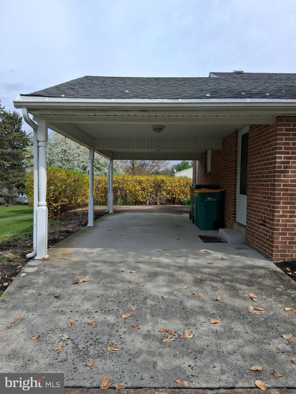 GLENDA CREST - Residential