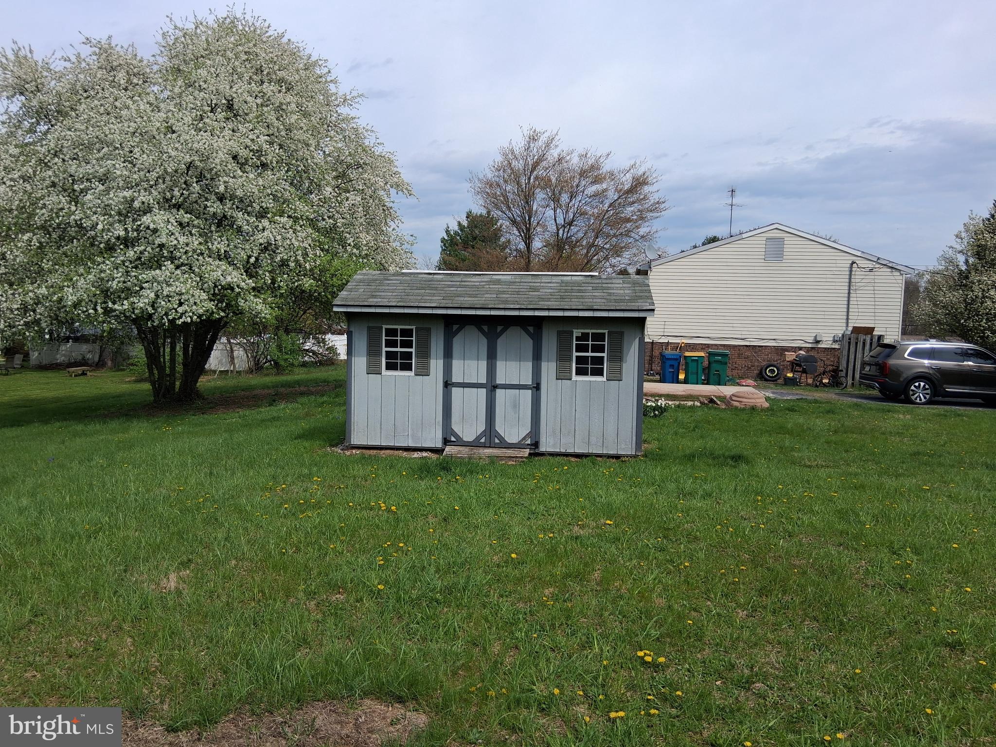 GLENDA CREST - Residential