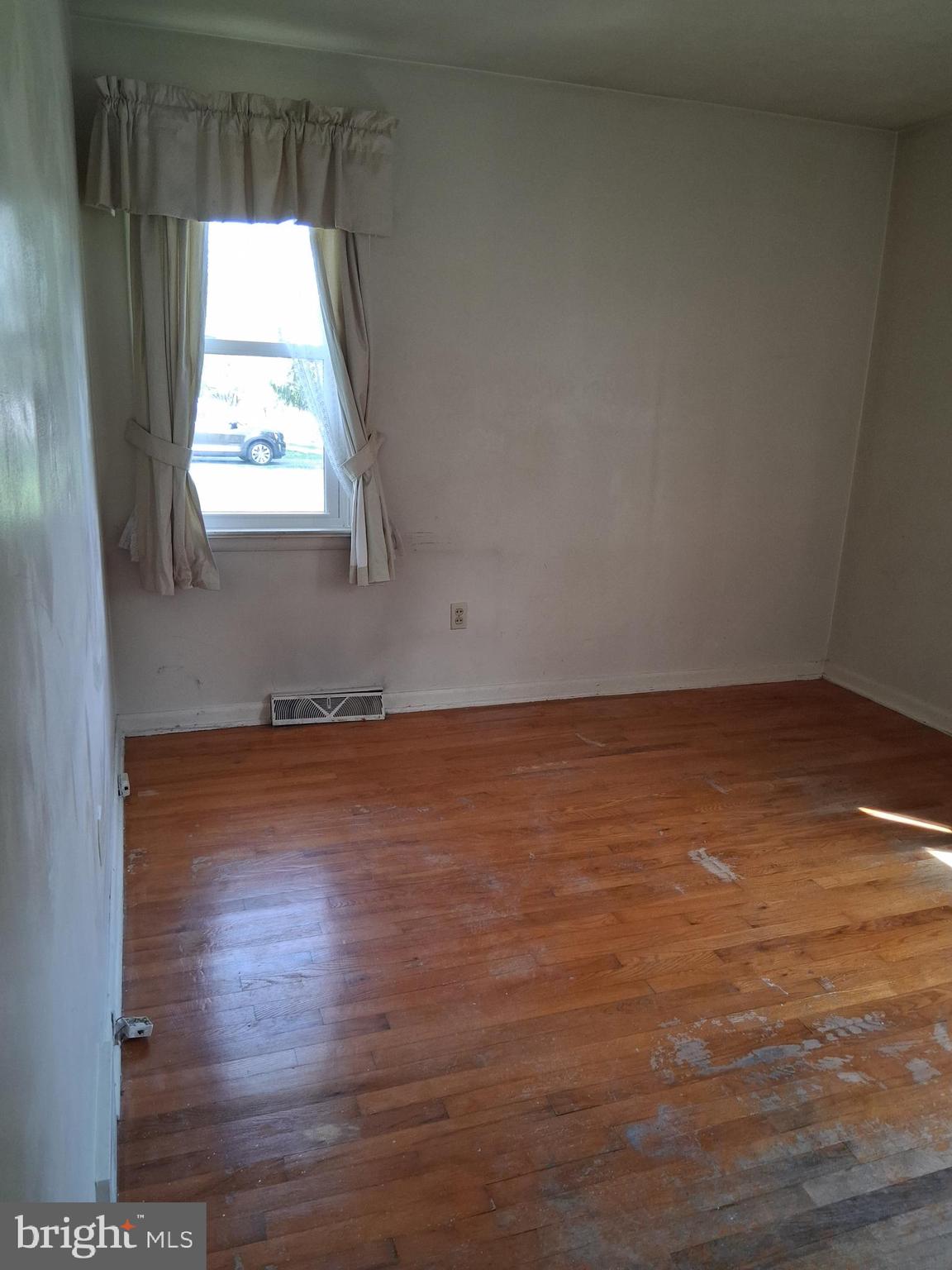 GLENDA CREST - Residential