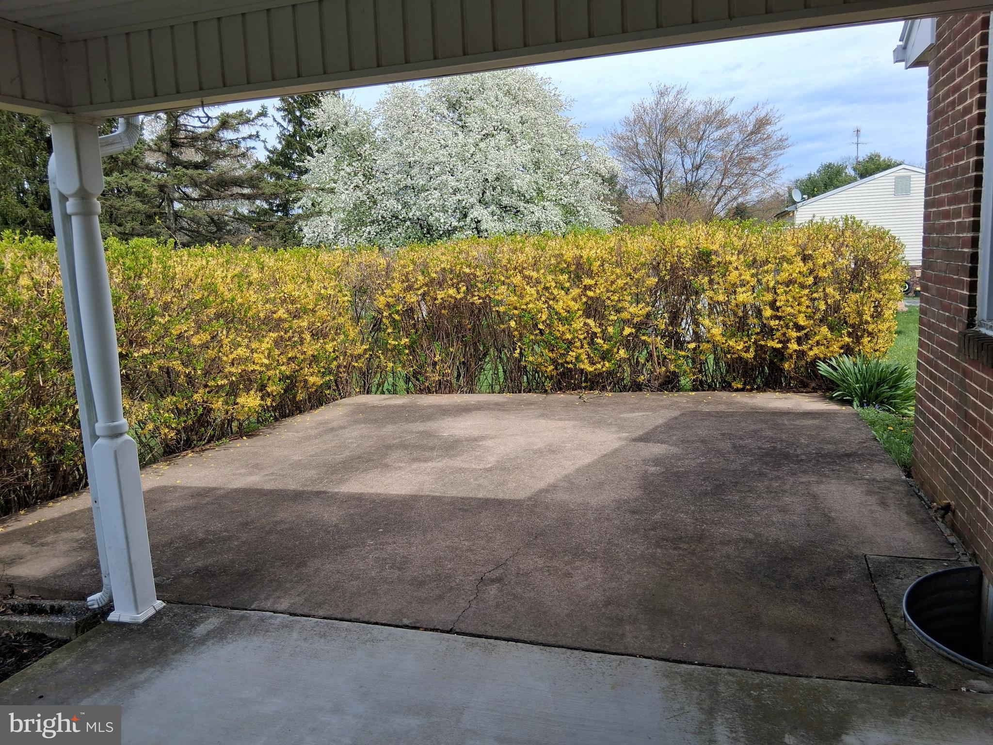 GLENDA CREST - Residential