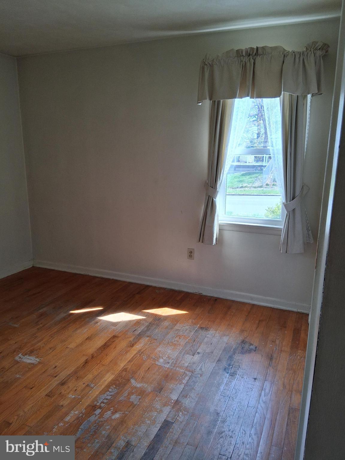 GLENDA CREST - Residential