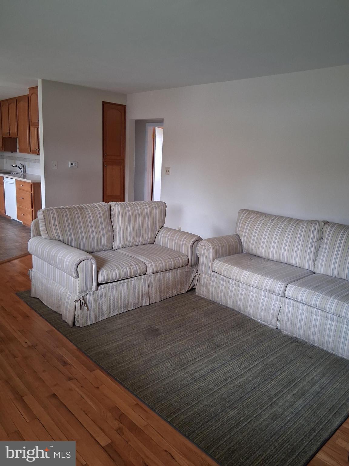 GLENDA CREST - Residential