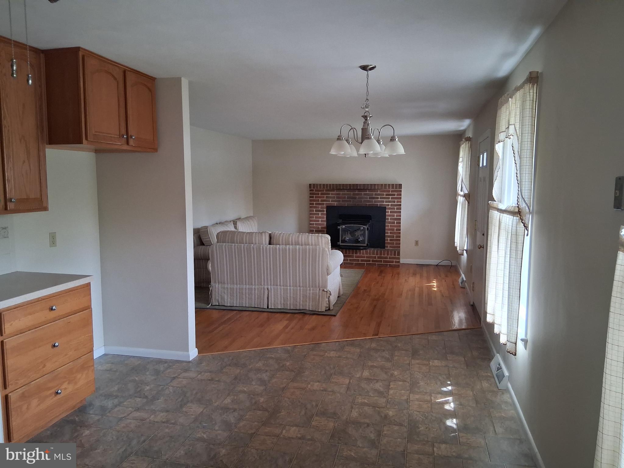 GLENDA CREST - Residential