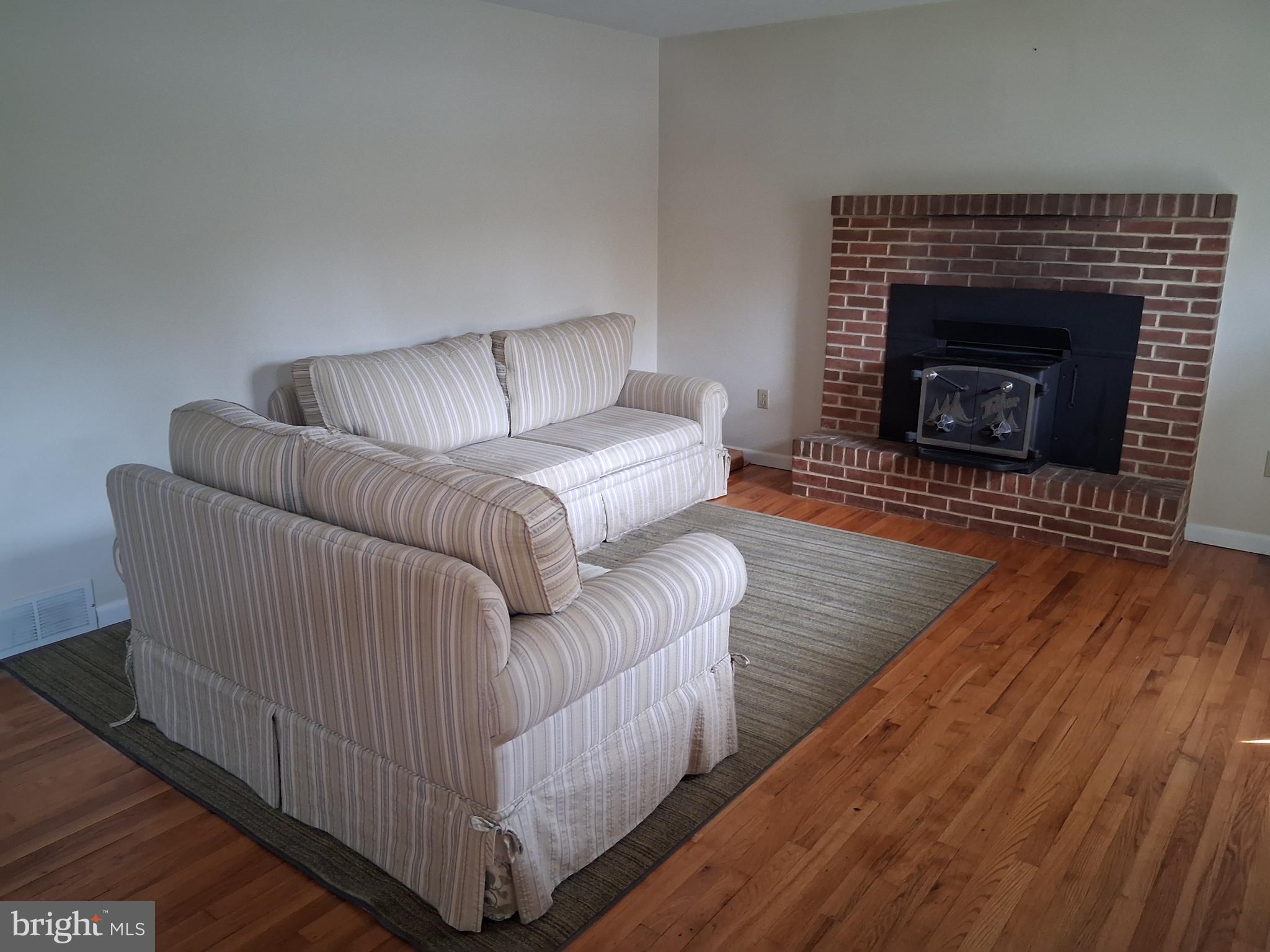 GLENDA CREST - Residential