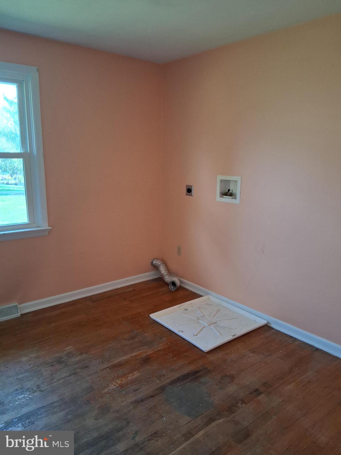 GLENDA CREST - Residential