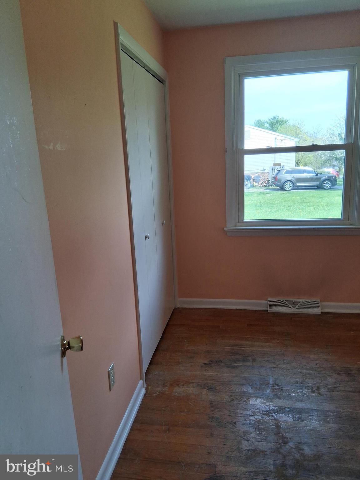 GLENDA CREST - Residential