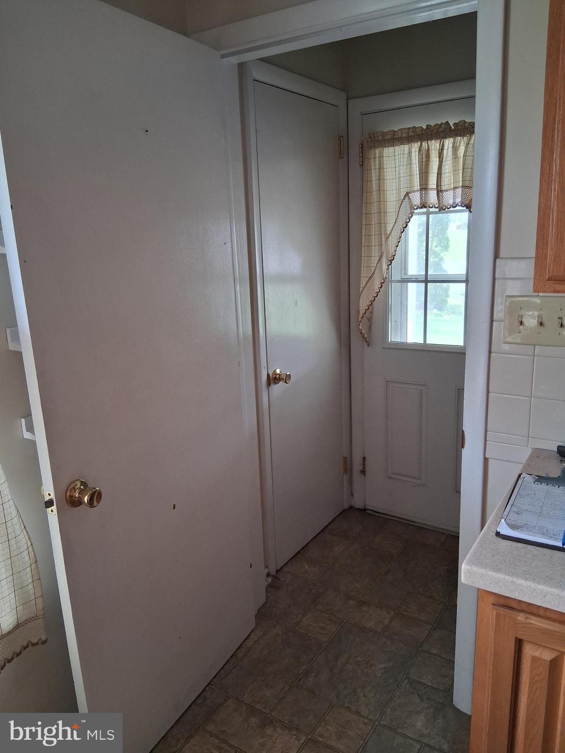 GLENDA CREST - Residential