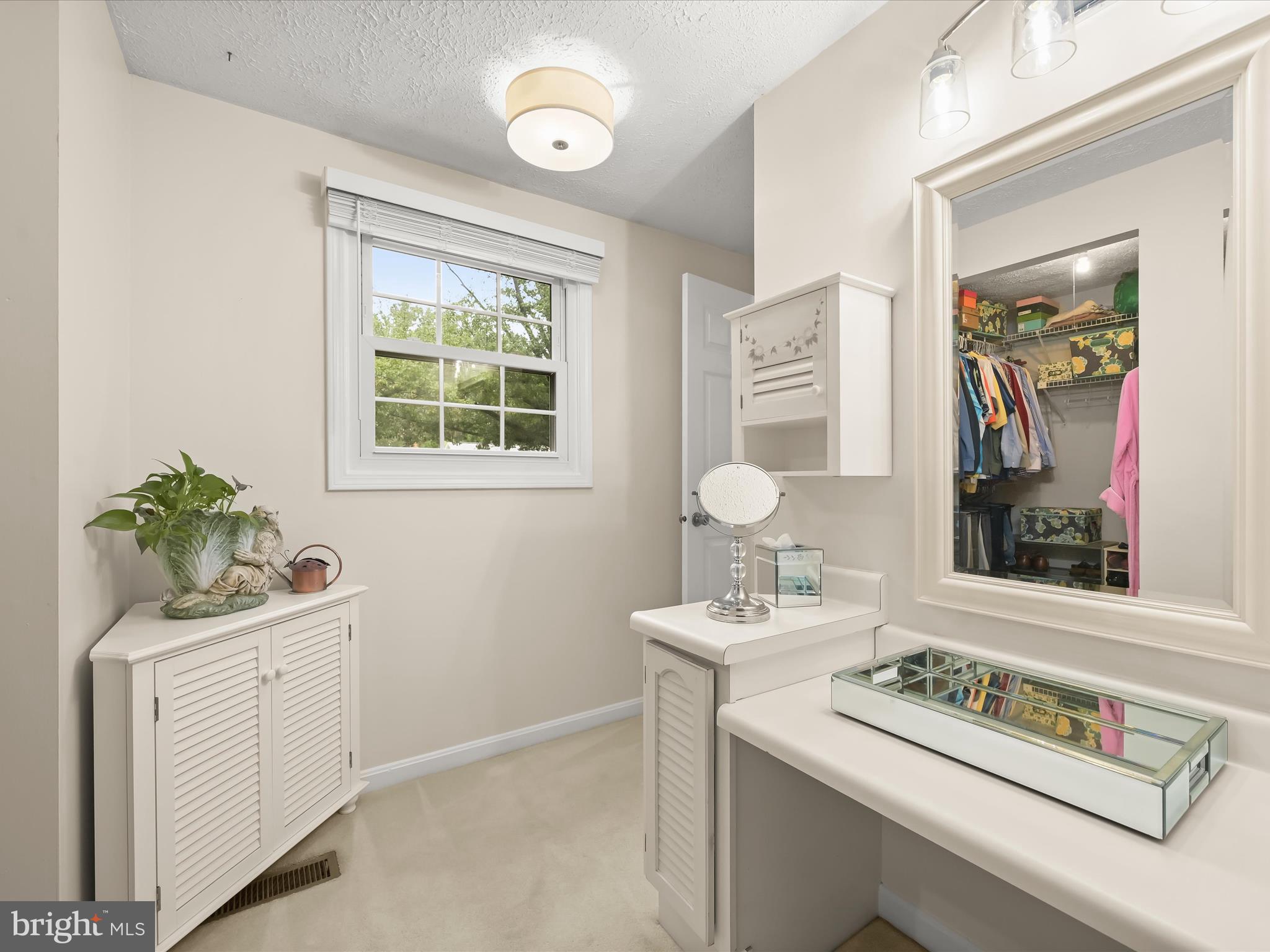 KINGS MEADE - Residential