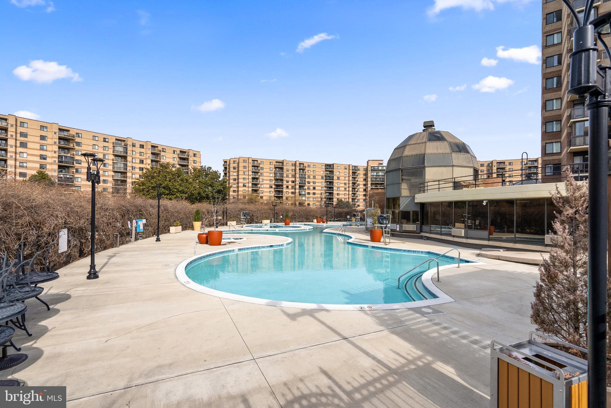 ROTONDA - Residential