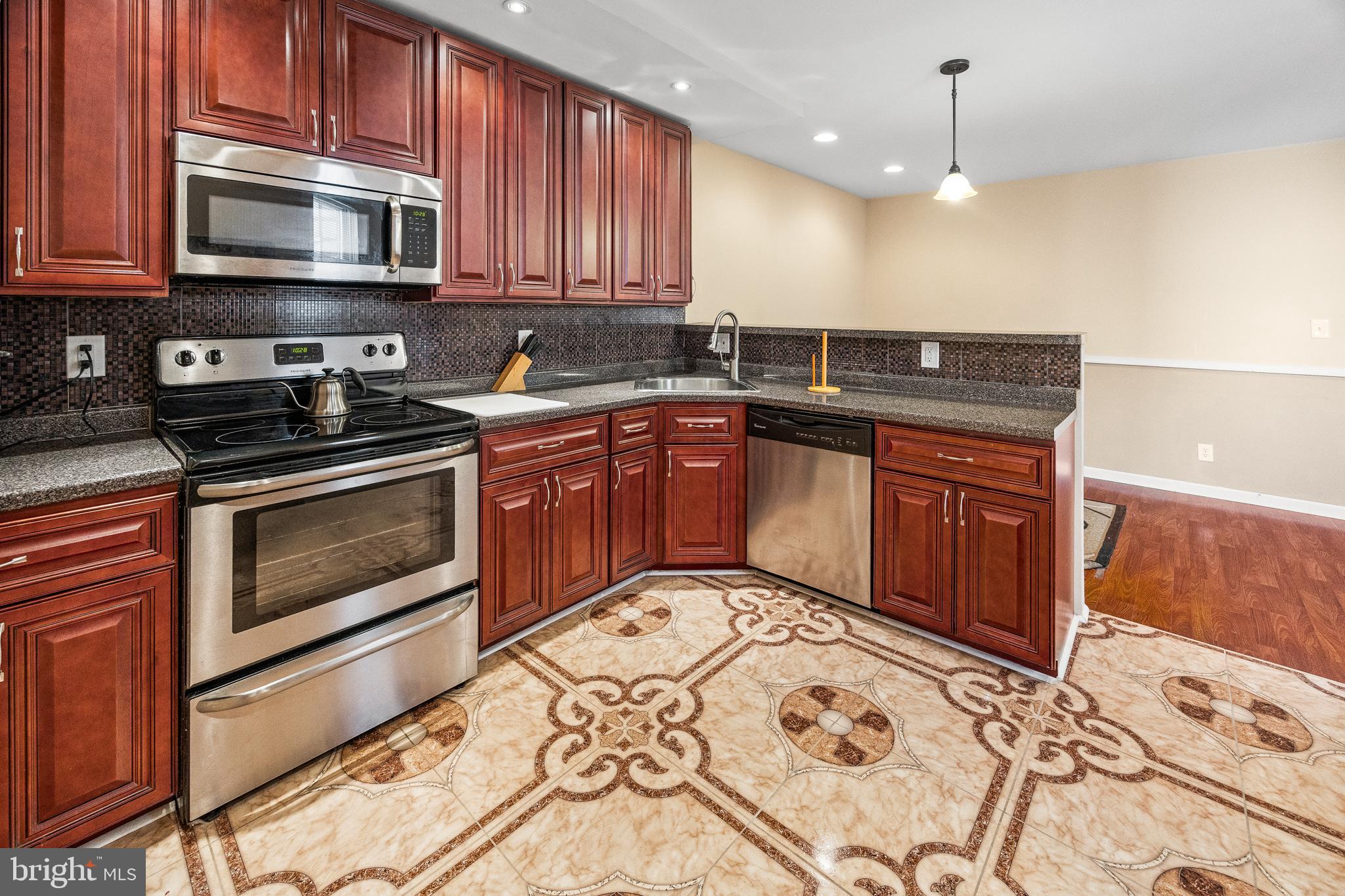 WEST OAK LANE - Residential