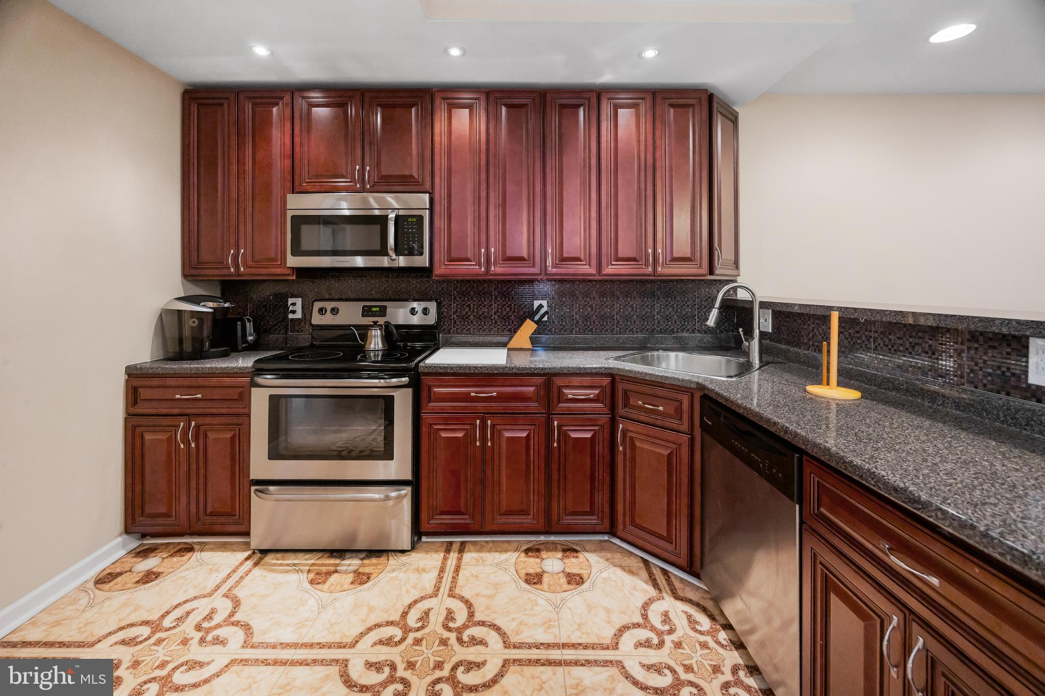 WEST OAK LANE - Residential