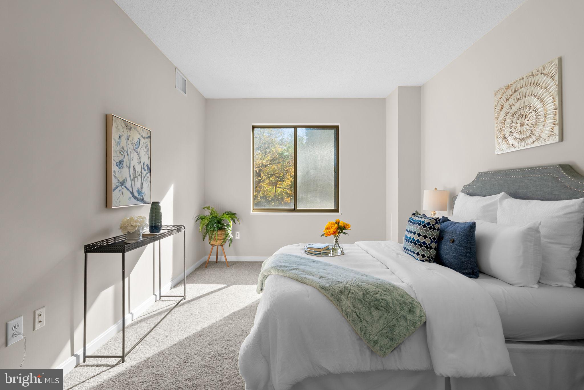 TURNBERRY COURTS AT LEIS - Residential