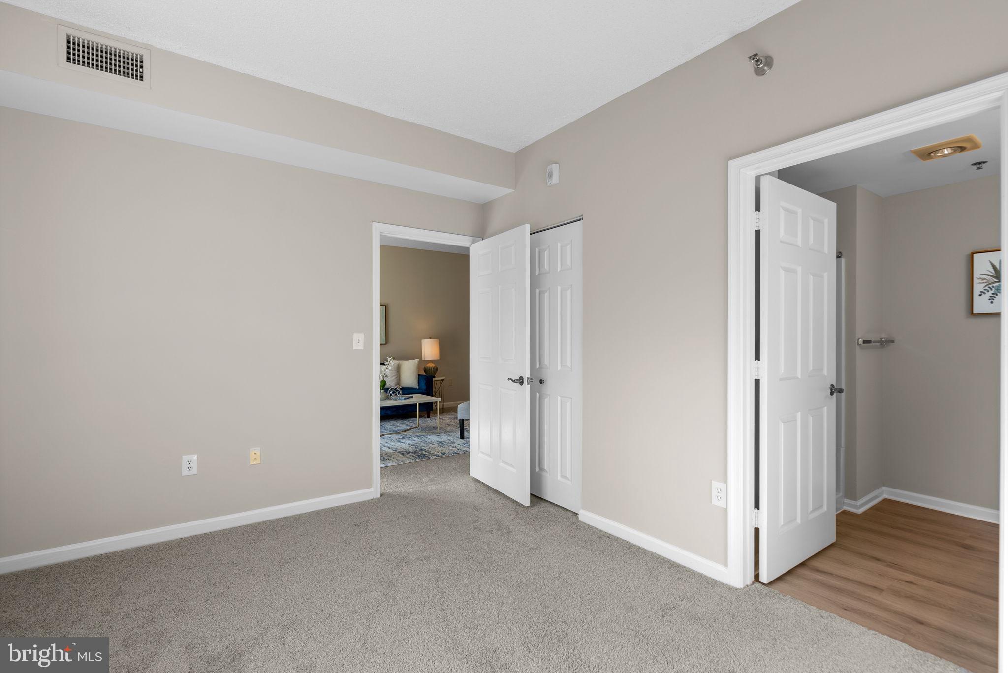 TURNBERRY COURTS AT LEIS - Residential