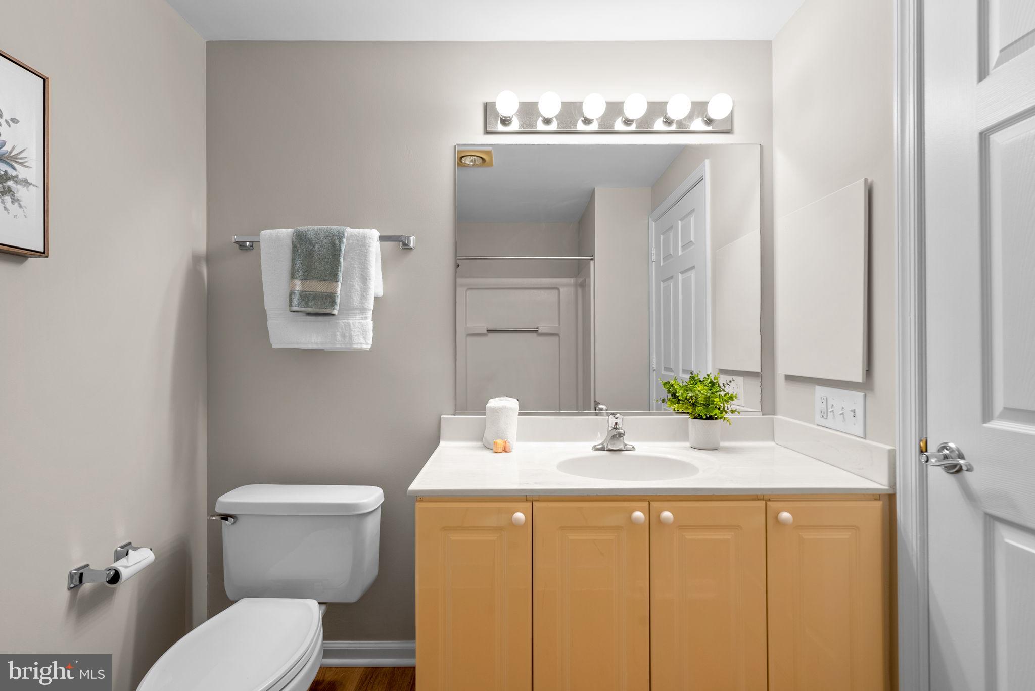 TURNBERRY COURTS AT LEIS - Residential