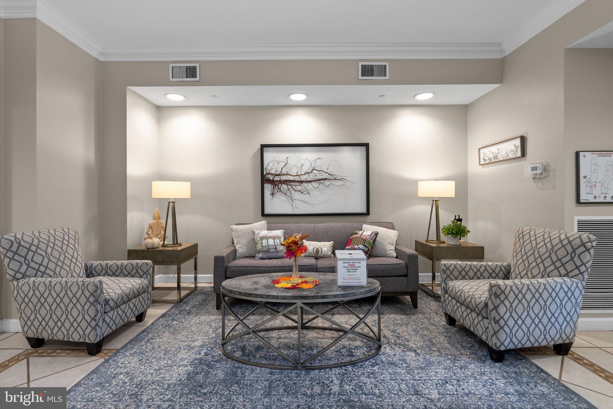 TURNBERRY COURTS AT LEIS - Residential