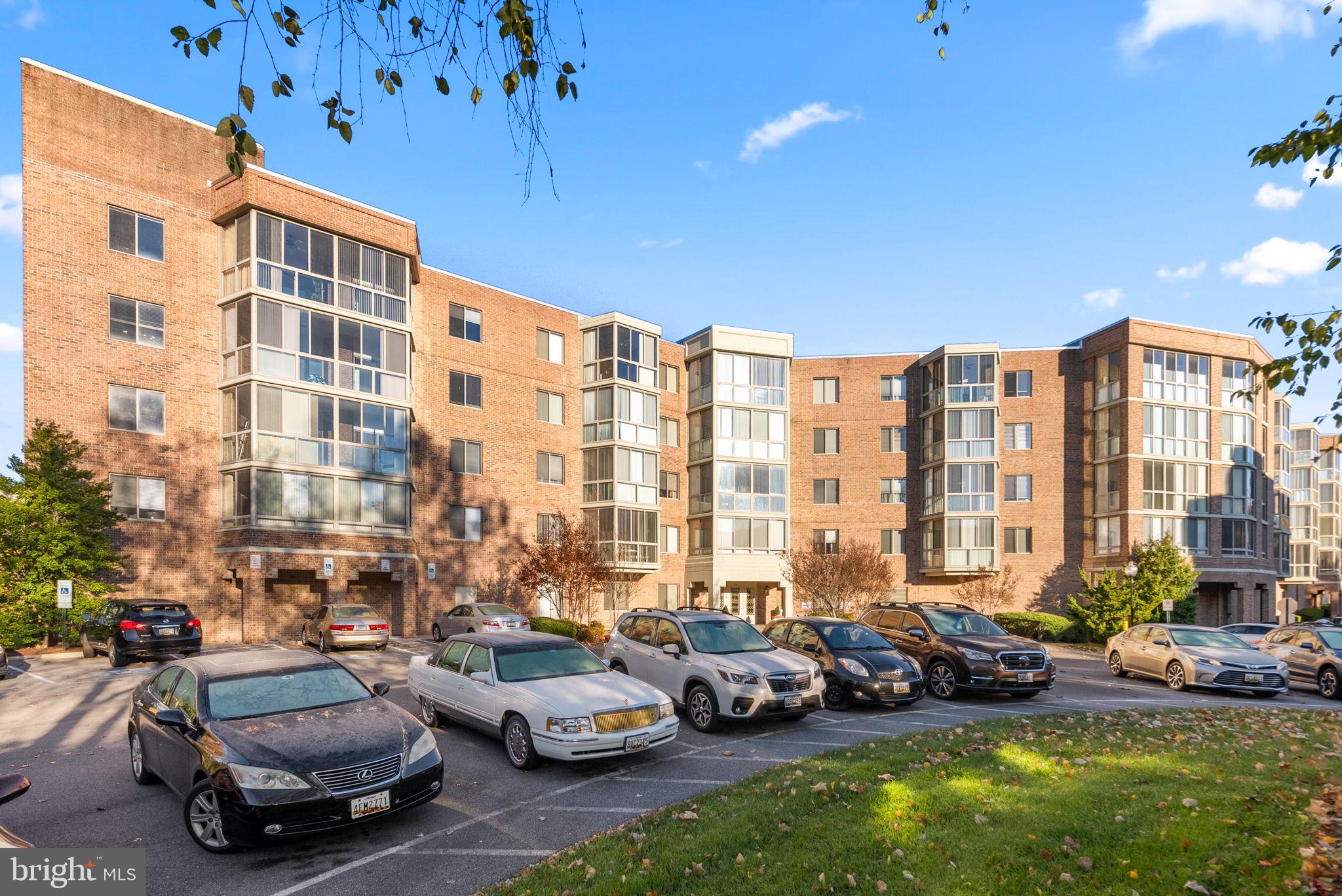 TURNBERRY COURTS AT LEIS - Residential