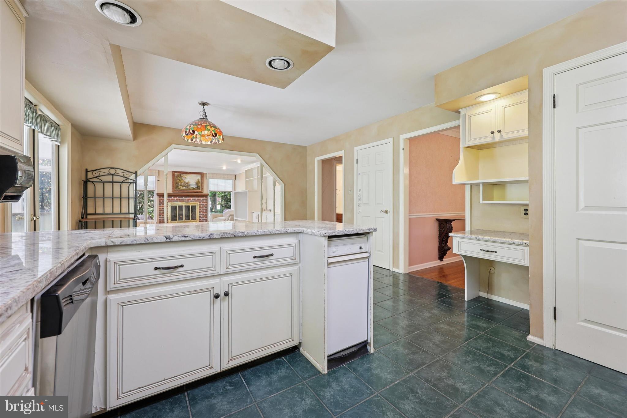 1536 FULTON DRIVE