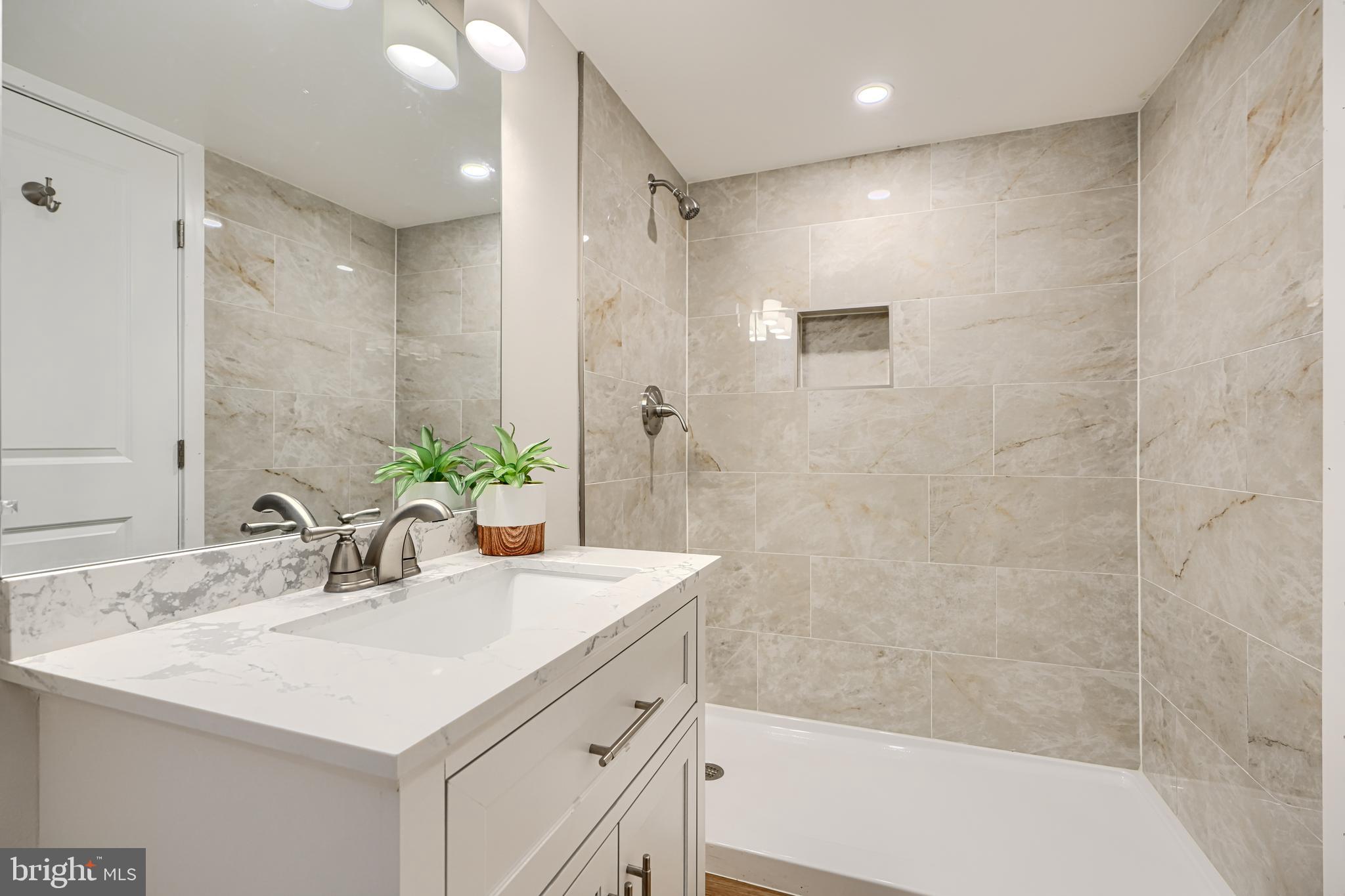 RIDERWOOD HILLS - Residential