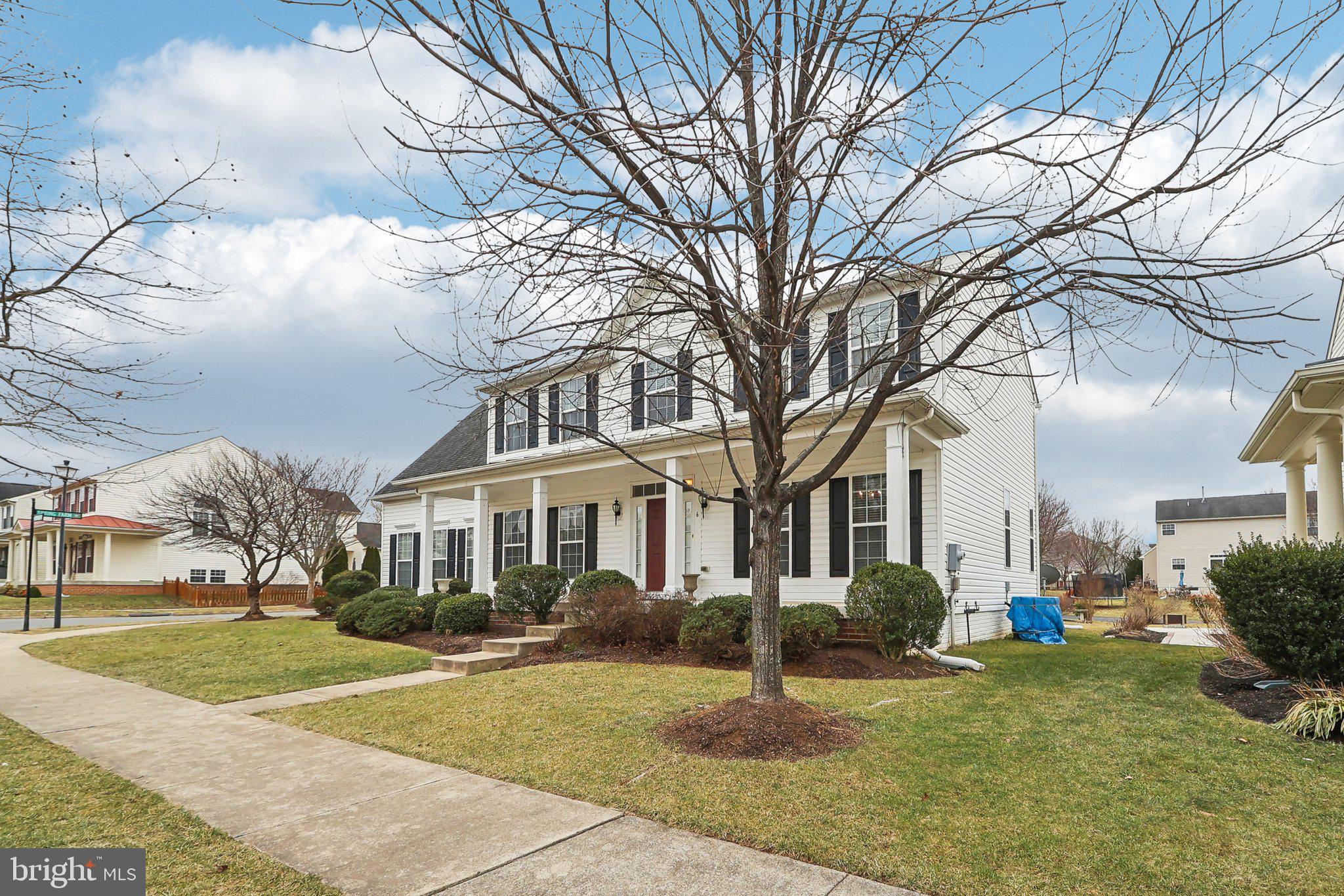 LOVETTSVILLE TOWN CENTER - Residential