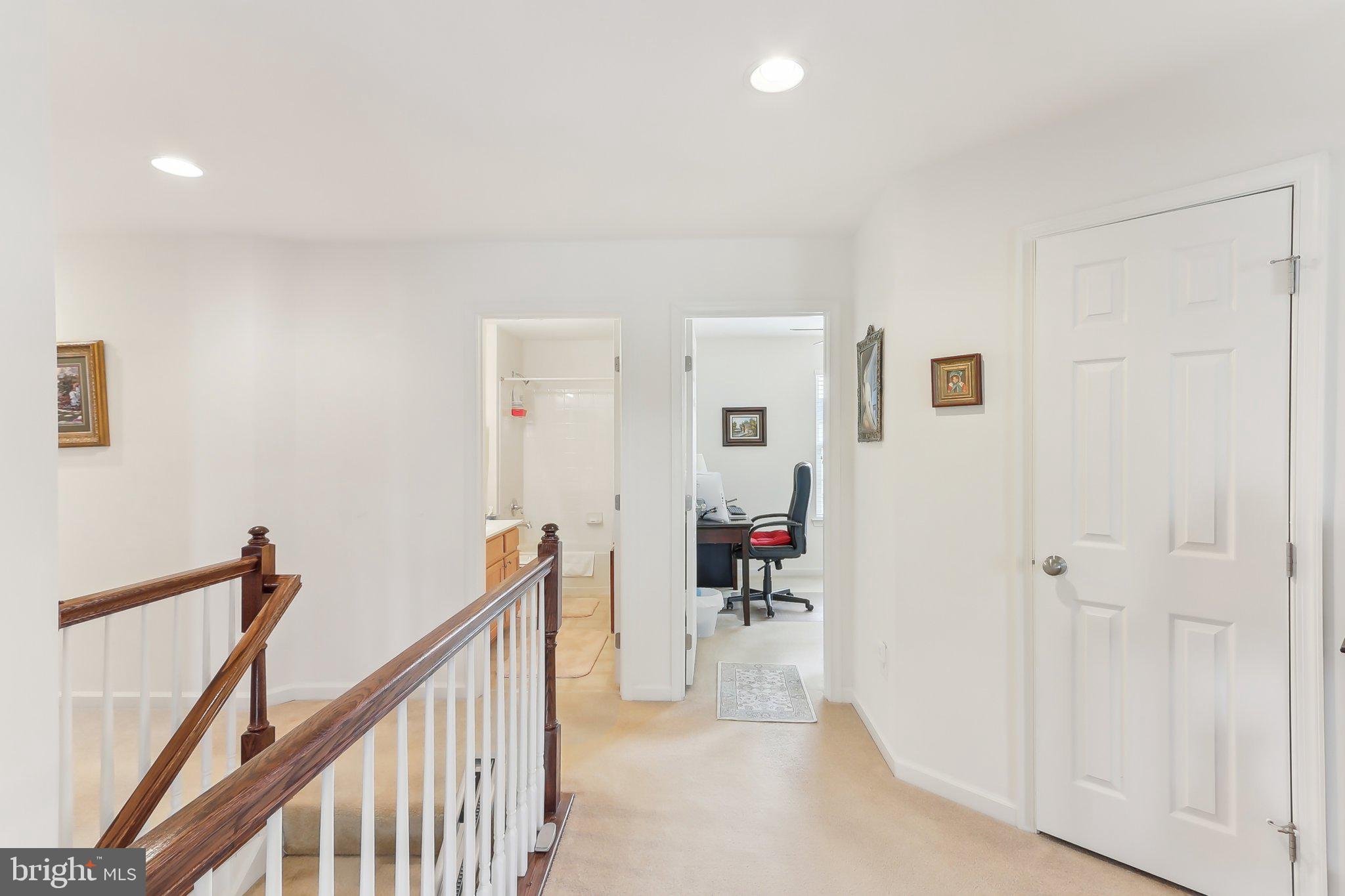 LOVETTSVILLE TOWN CENTER - Residential