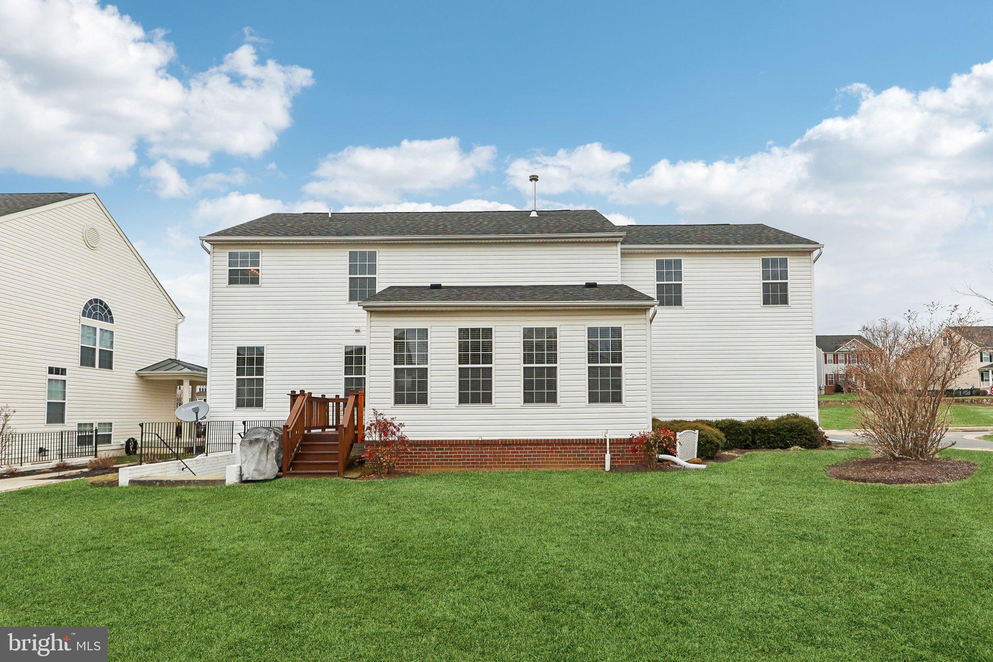 LOVETTSVILLE TOWN CENTER - Residential