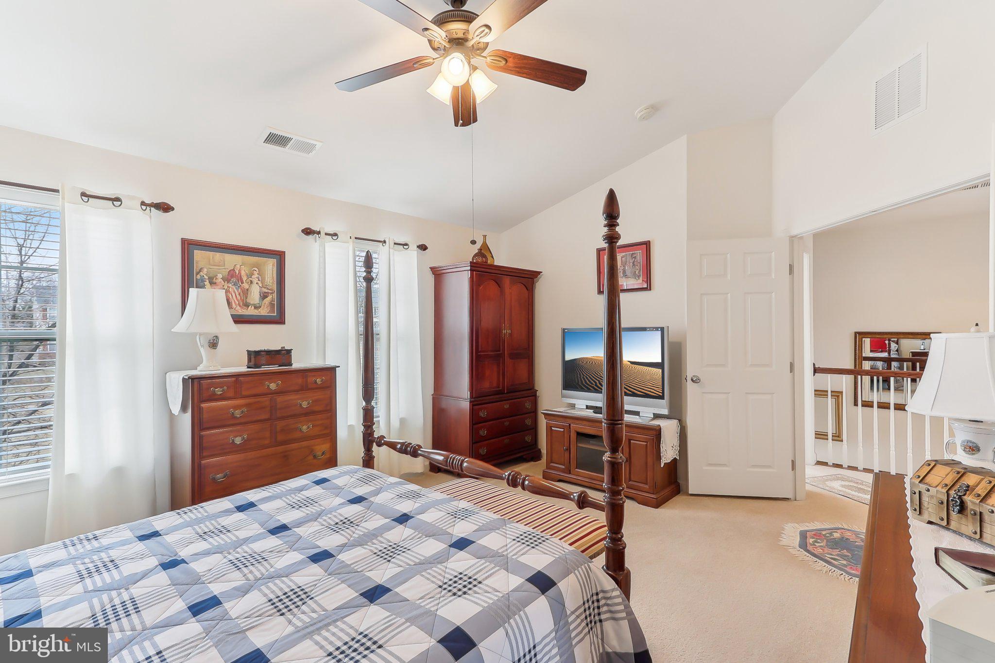 LOVETTSVILLE TOWN CENTER - Residential