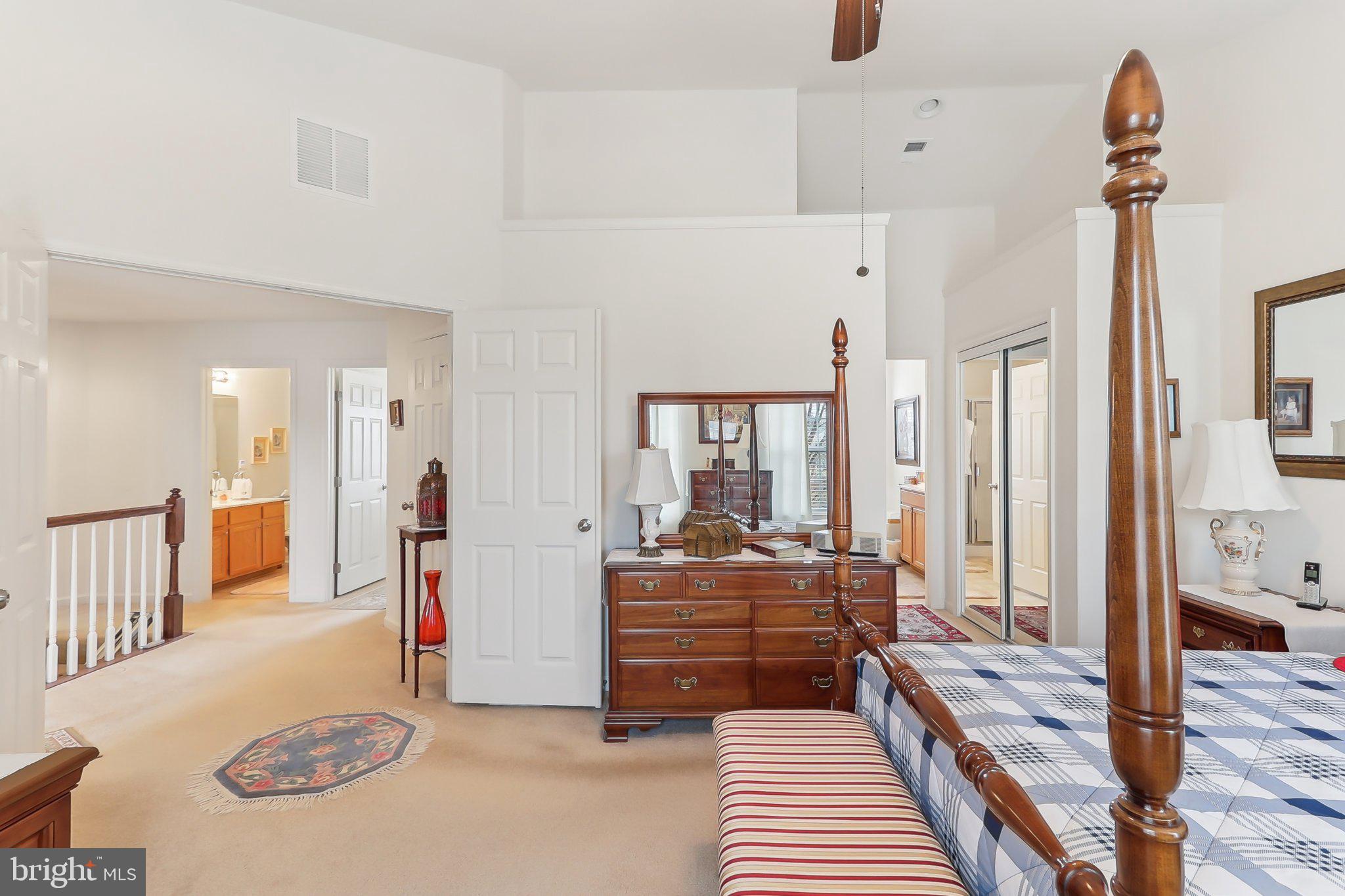 LOVETTSVILLE TOWN CENTER - Residential