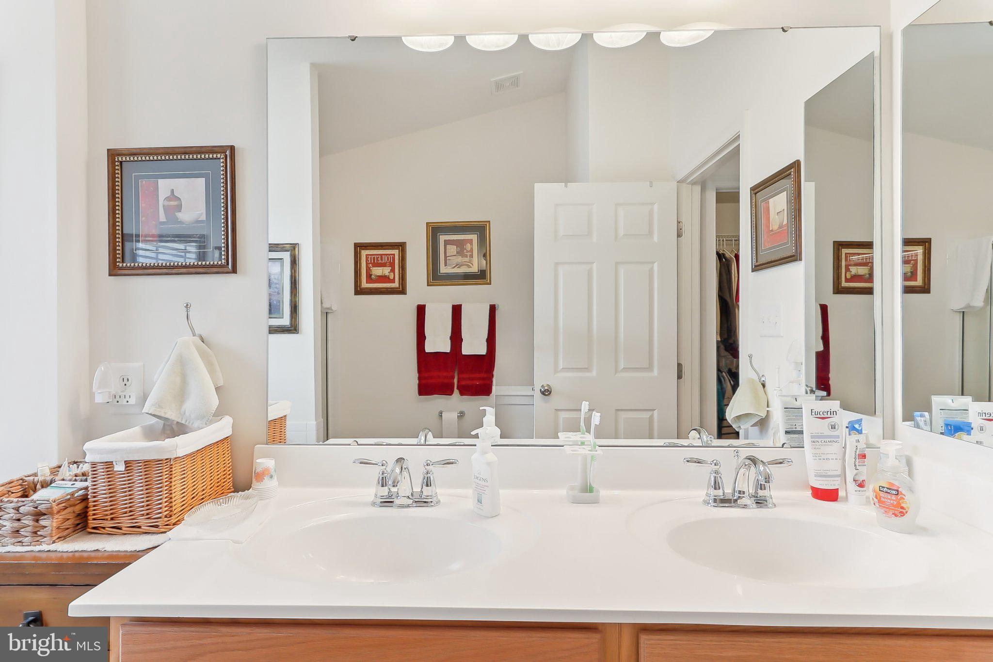 LOVETTSVILLE TOWN CENTER - Residential