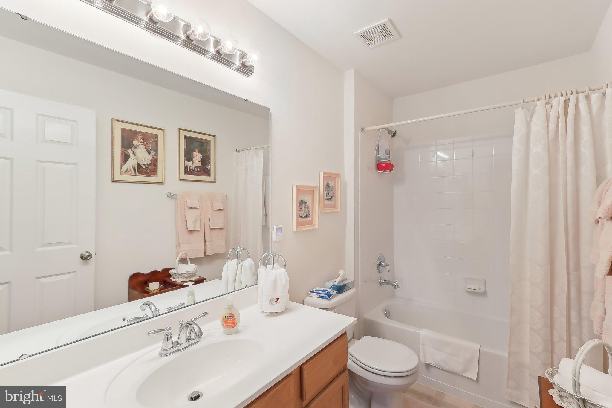 LOVETTSVILLE TOWN CENTER - Residential