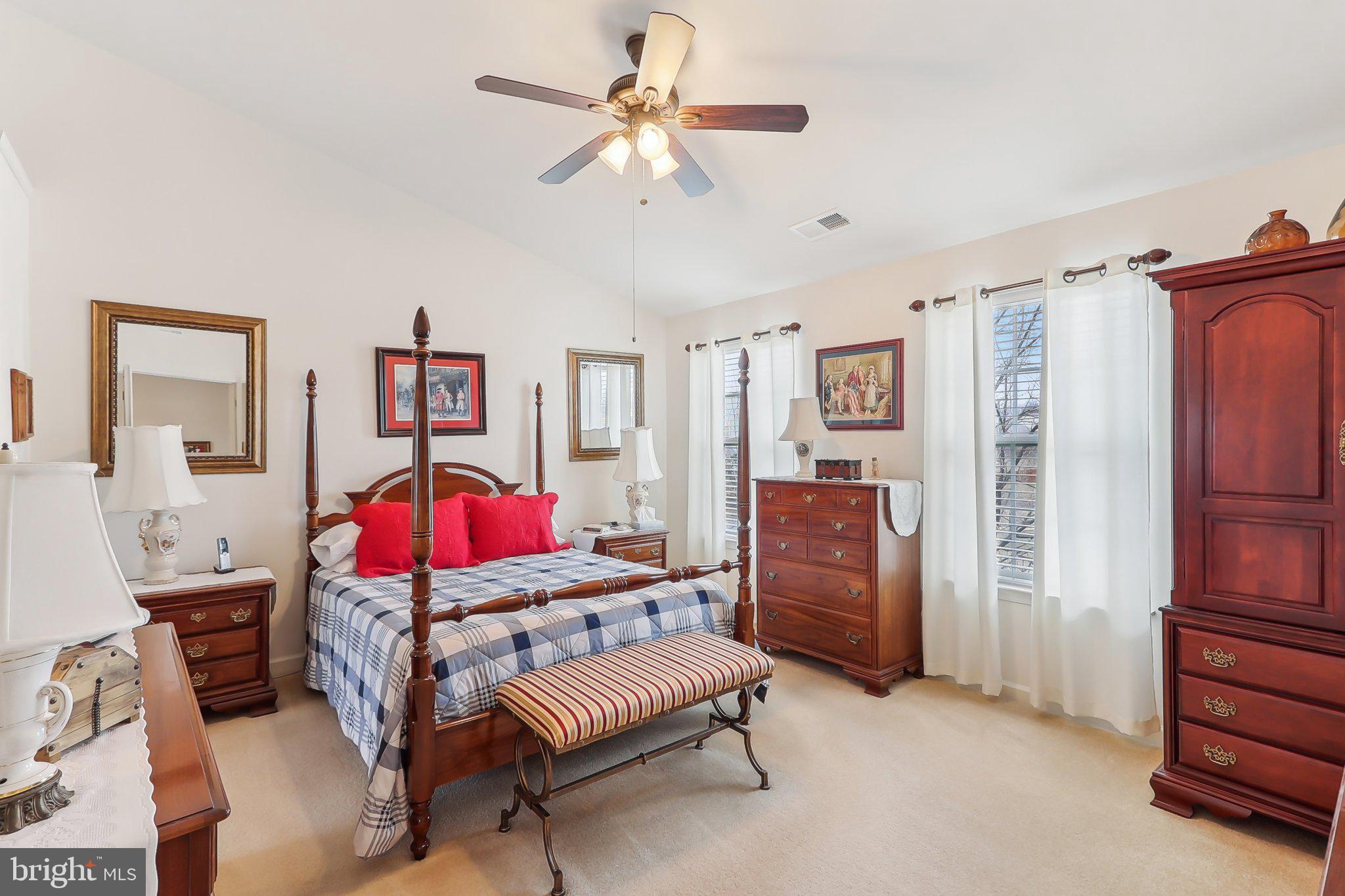 LOVETTSVILLE TOWN CENTER - Residential