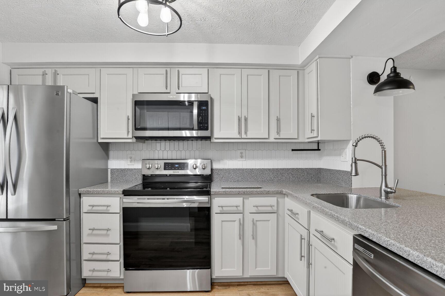 STILLWOOD - Residential Lease