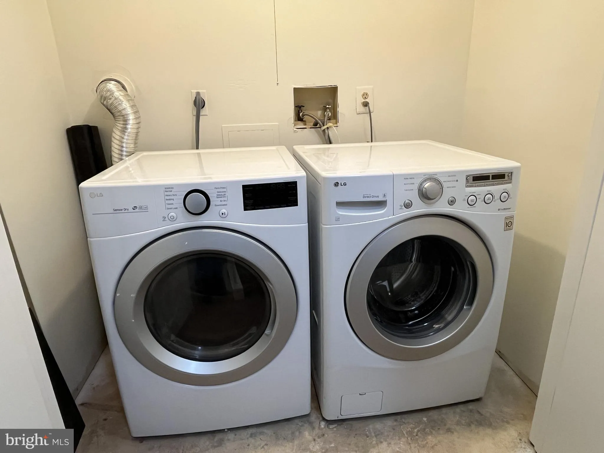 Greenbelt, Maryland 20770, United States, 3 Bedrooms Bedrooms, ,4 BathroomsBathrooms,Residential,Pending,30435